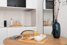 Studio in Lisbon - Lapa Diplomatic Flat 2.4 by Feel Lisboa