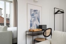 Rent by room in Lisbon - Lapa Diplomatic Suite 1.2 by Feel Lisboa